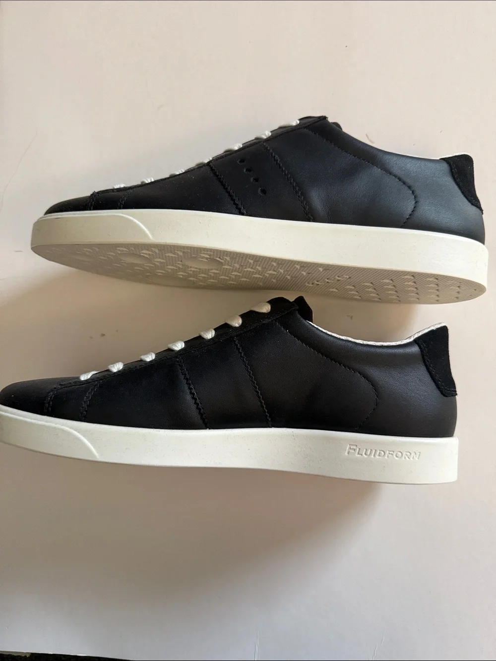 NWT ECCO WOMEN’S BLACK PADDED STREET LITE ROUND TOE LEATHER SNEAKER, 9/EU 40